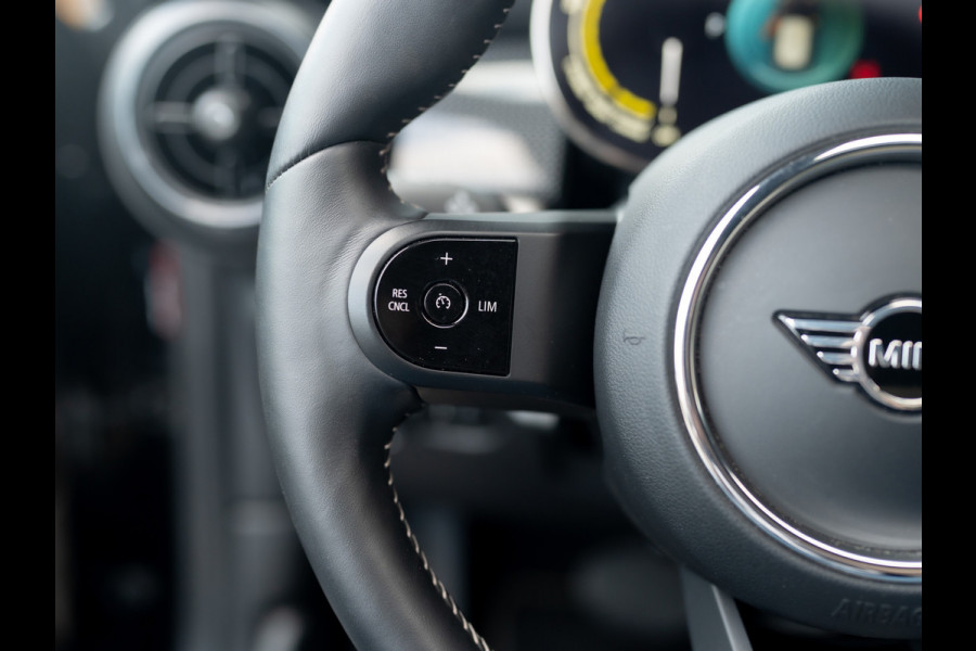 MINI Electric MINI Yours 33 kWh | Leder | Pano | Head Up | Harman/Kardon | Keyless | Camera | Prijs Rijklaar!!