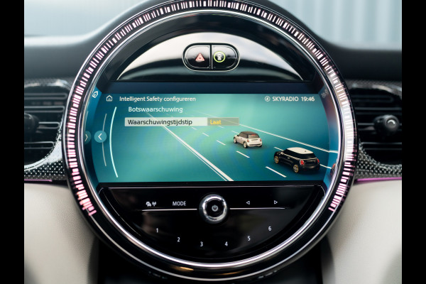 MINI Electric MINI Yours 33 kWh | Leder | Pano | Head Up | Harman/Kardon | Keyless | Camera | Prijs Rijklaar!!