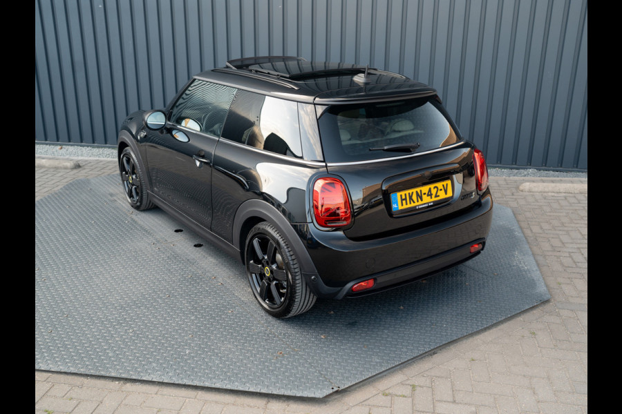 MINI Electric MINI Yours 33 kWh | Leder | Pano | Head Up | Harman/Kardon | Keyless | Camera | Prijs Rijklaar!!