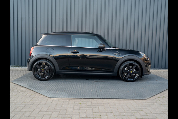MINI Electric MINI Yours 33 kWh | Leder | Pano | Head Up | Harman/Kardon | Keyless | Camera | Prijs Rijklaar!!