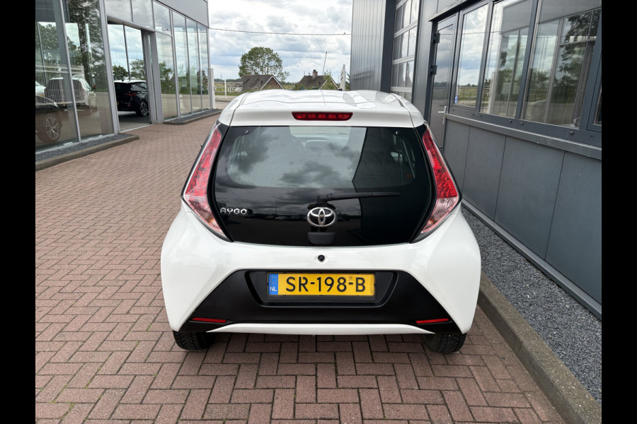 Toyota Aygo 1.0 VVT-i X-Fun 5-drs. AIRCO/MEDIA/LIMITER