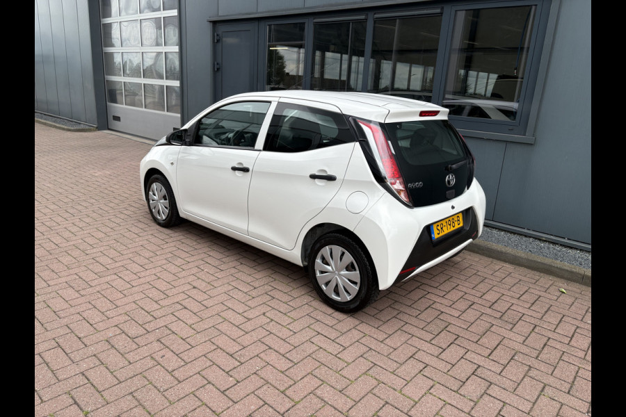 Toyota Aygo 1.0 VVT-i X-Fun 5-drs. AIRCO/MEDIA/LIMITER