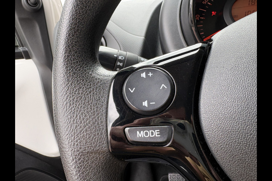 Toyota Aygo 1.0 VVT-i X-Fun 5-drs. AIRCO/MEDIA/LIMITER