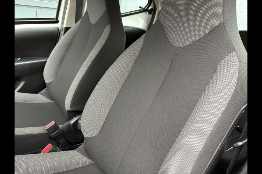 Toyota Aygo 1.0 VVT-i X-Fun 5-drs. AIRCO/MEDIA/LIMITER