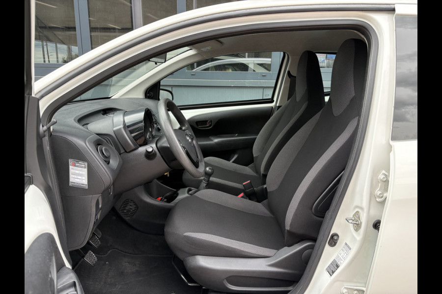 Toyota Aygo 1.0 VVT-i X-Fun 5-drs. AIRCO/MEDIA/LIMITER