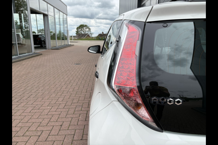 Toyota Aygo 1.0 VVT-i X-Fun 5-drs. AIRCO/MEDIA/LIMITER