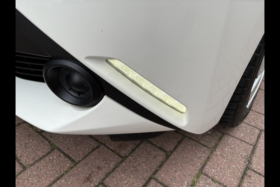 Toyota Aygo 1.0 VVT-i X-Fun 5-drs. AIRCO/MEDIA/LIMITER