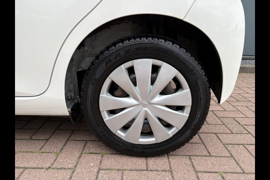 Toyota Aygo 1.0 VVT-i X-Fun 5-drs. AIRCO/MEDIA/LIMITER