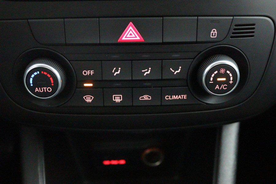 Kia Venga 1.6 CVVT Edition - Airco- Cruise Control - Navigatie- Achteruitrijcamera - Trekhaak- 12 maanden Bovag Garantie