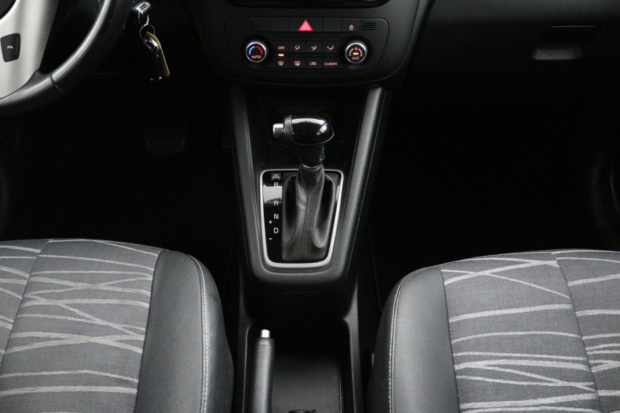 Kia Venga 1.6 CVVT Edition - Airco- Cruise Control - Navigatie- Achteruitrijcamera - Trekhaak- 12 maanden Bovag Garantie