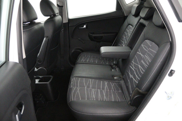 Kia Venga 1.6 CVVT Edition - Airco- Cruise Control - Navigatie- Achteruitrijcamera - Trekhaak- 12 maanden Bovag Garantie