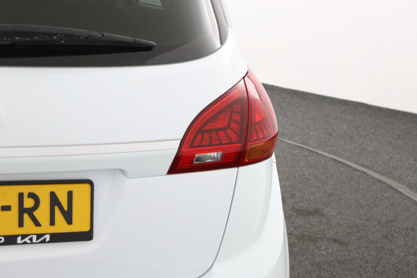 Kia Venga 1.6 CVVT Edition - Airco- Cruise Control - Navigatie- Achteruitrijcamera - Trekhaak- 12 maanden Bovag Garantie