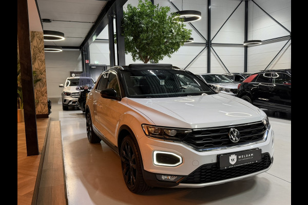 Volkswagen T-Roc 1.5 TSI Sport Business R|Automaat|ACC|Pano|19" Zwarte Velgen|Trekhaak 1.500kg|Blindspot|Keyless|Rijklaar