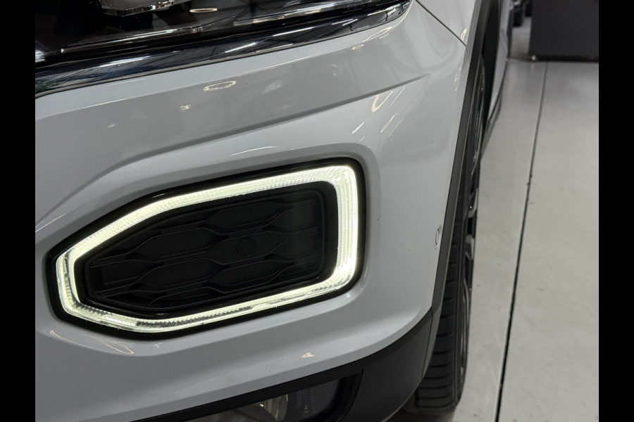 Volkswagen T-Roc 1.5 TSI Sport Business R|Automaat|ACC|Pano|19" Zwarte Velgen|Trekhaak 1.500kg|Blindspot|Keyless|Rijklaar