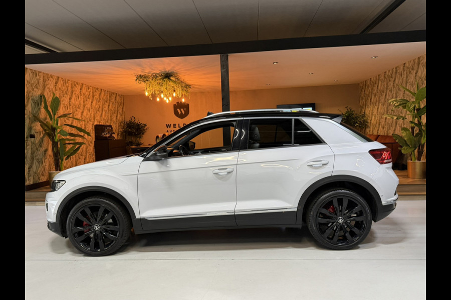 Volkswagen T-Roc 1.5 TSI Sport Business R|Automaat|ACC|Pano|19" Zwarte Velgen|Trekhaak 1.500kg|Blindspot|Keyless|Rijklaar