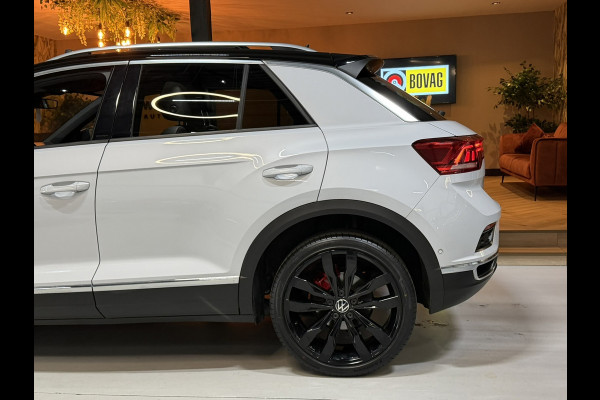 Volkswagen T-Roc 1.5 TSI Sport Business R|Automaat|ACC|Pano|19" Zwarte Velgen|Trekhaak 1.500kg|Blindspot|Keyless|Rijklaar