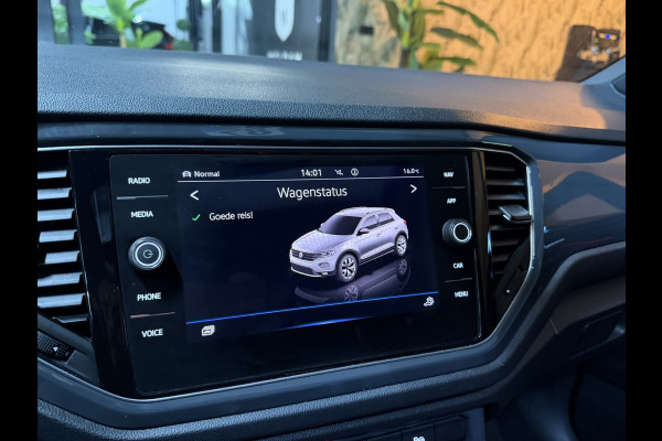 Volkswagen T-Roc 1.5 TSI Sport Business R|Automaat|ACC|Pano|19" Zwarte Velgen|Trekhaak 1.500kg|Blindspot|Keyless|Rijklaar