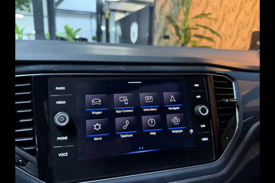Volkswagen T-Roc 1.5 TSI Sport Business R|Automaat|ACC|Pano|19" Zwarte Velgen|Trekhaak 1.500kg|Blindspot|Keyless|Rijklaar