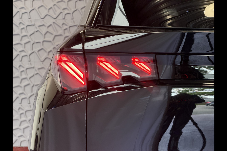 Peugeot 5008 1.2 HYBRID 145e. 11/25 GT LINE AUT. 7PERS CARPLAY XL NAVI STOELVERW KEYLESS 360CAM ELEK.KLEP 7P 7 Persoons