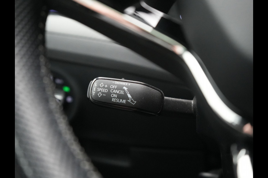 Škoda Superb Combi 1.4 TSI iV Sportline Business PHEV 218pk Dealer O.H. | Panodak | Adaptive Cruise | Camera | Canton Audio | Alcantara Sportstoelen Memory & Verwarmd | Sfeerverlichting | Keyless | Crystal LED | Apple Carplay | Stuur Verwarmd | Plug In Hybrid |