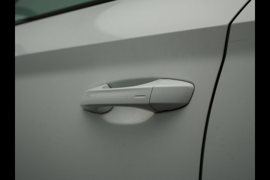 Škoda Superb Combi 1.4 TSI iV Sportline Business PHEV 218pk Dealer O.H. | Panodak | Adaptive Cruise | Camera | Canton Audio | Alcantara Sportstoelen Memory & Verwarmd | Sfeerverlichting | Keyless | Crystal LED | Apple Carplay | Stuur Verwarmd | Plug In Hybrid |