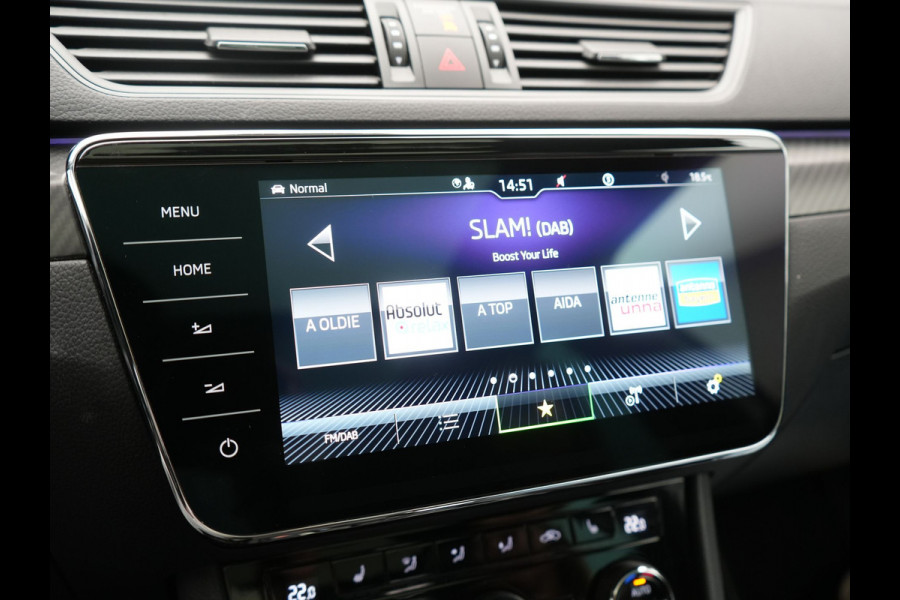 Škoda Superb Combi 1.4 TSI iV Sportline Business PHEV 218pk Dealer O.H. | Panodak | Adaptive Cruise | Camera | Canton Audio | Alcantara Sportstoelen Memory & Verwarmd | Sfeerverlichting | Keyless | Crystal LED | Apple Carplay | Stuur Verwarmd | Plug In Hybrid |