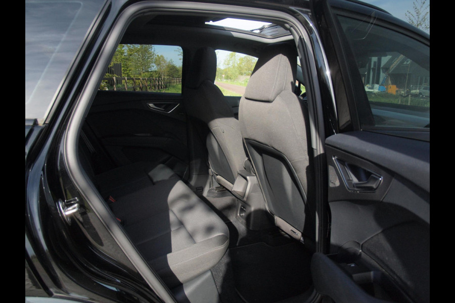 Audi Q4 e-tron 40 Launch edition Advanced Plus 77 kWh | SOH 92% | Panoramadak | Sonos | Camera | Black optic pakket | NL-Auto |