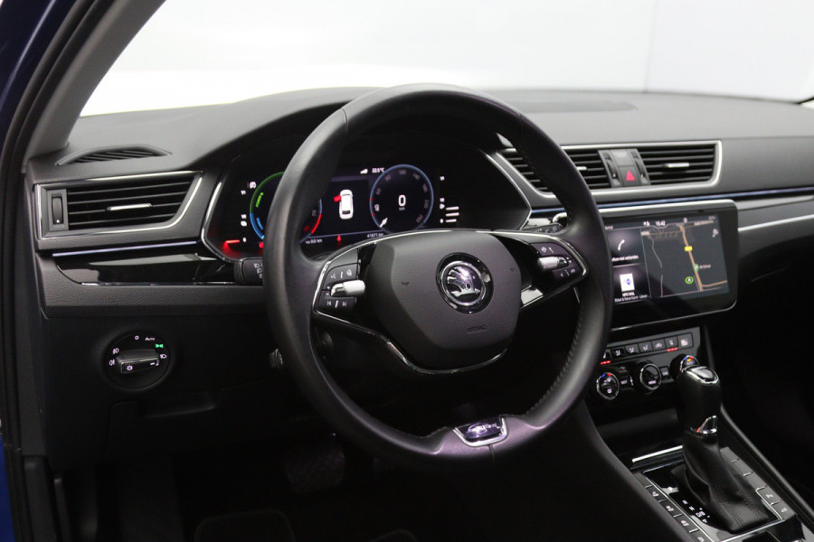 Škoda Superb Combi 1.4 TSI iV 218 PK Laurent & Klement PHEV, Trekhaak, Panoramadak, Canton-Sound, Adap. Cruise Control, Memory
