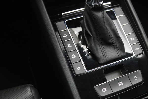 Škoda Superb Combi 1.4 TSI iV 218 PK Laurent & Klement PHEV, Trekhaak, Panoramadak, Canton-Sound, Adap. Cruise Control, Memory