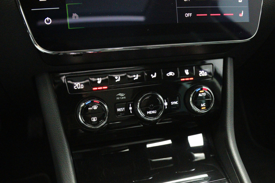 Škoda Superb Combi 1.4 TSI iV 218 PK Laurent & Klement PHEV, Trekhaak, Panoramadak, Canton-Sound, Adap. Cruise Control, Memory