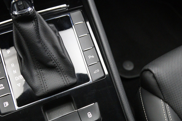 Škoda Superb Combi 1.4 TSI iV 218 PK Laurent & Klement PHEV, Trekhaak, Panoramadak, Canton-Sound, Adap. Cruise Control, Memory