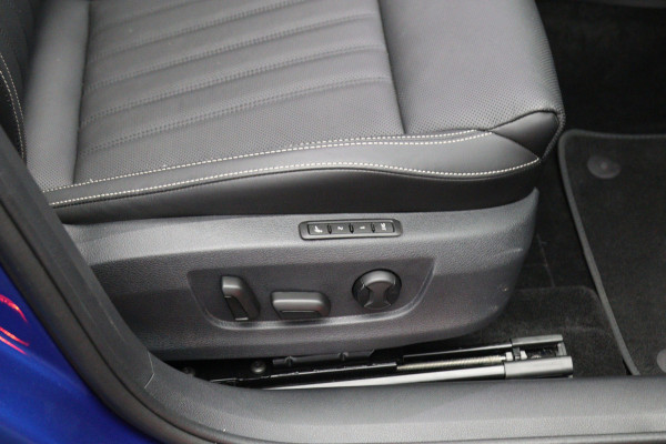 Škoda Superb Combi 1.4 TSI iV 218 PK Laurent & Klement PHEV, Trekhaak, Panoramadak, Canton-Sound, Adap. Cruise Control, Memory