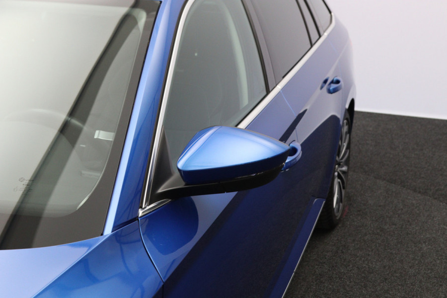 Škoda Superb Combi 1.4 TSI iV 218 PK Laurent & Klement PHEV, Trekhaak, Panoramadak, Canton-Sound, Adap. Cruise Control, Memory