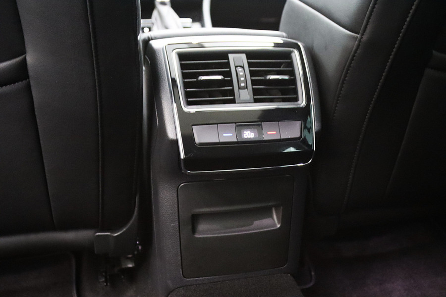 Škoda Superb Combi 1.4 TSI iV 218 PK Laurent & Klement PHEV, Trekhaak, Panoramadak, Canton-Sound, Adap. Cruise Control, Memory