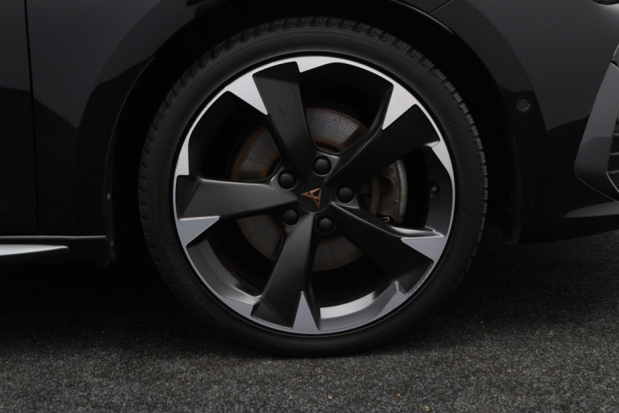 CUPRA Leon Sportstourer 1.4 e-Hybrid 204 PK Business PHEV, Camera, Winterpakket, Adap. Cruise Control