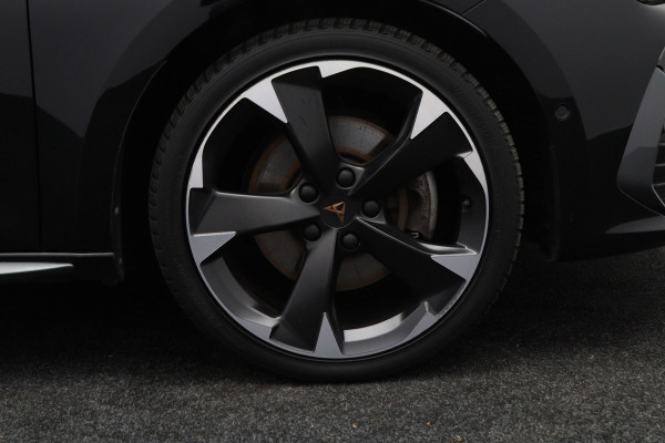 CUPRA Leon Sportstourer 1.4 e-Hybrid 204 PK Business PHEV, Camera, Winterpakket, Adap. Cruise Control