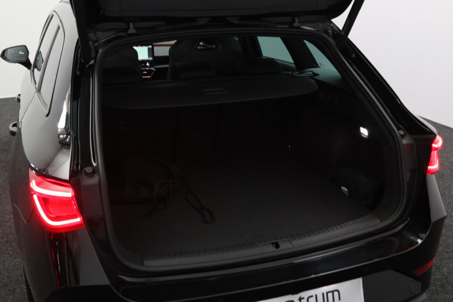 CUPRA Leon Sportstourer 1.4 e-Hybrid 204 PK Business PHEV, Camera, Winterpakket, Adap. Cruise Control