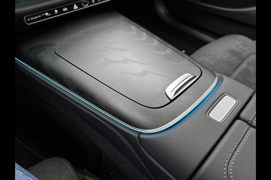 Mercedes-Benz E-Klasse 300 e Business Solution AMG | Comfortpakket Plus | Winterpakket | Nightpakket | Parkeerpakket | Trekhaak | Panoramaschuifdak | 360° camera | Warmtewerend, donkergetint glas | 19-inch vijfspaak AMG velgen |