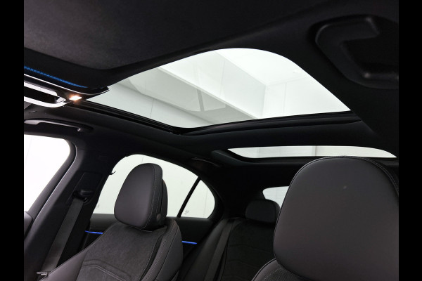 Mercedes-Benz E-Klasse 300 e Business Solution AMG | Comfortpakket Plus | Winterpakket | Nightpakket | Parkeerpakket | Trekhaak | Panoramaschuifdak | 360° camera | Warmtewerend, donkergetint glas | 19-inch vijfspaak AMG velgen |