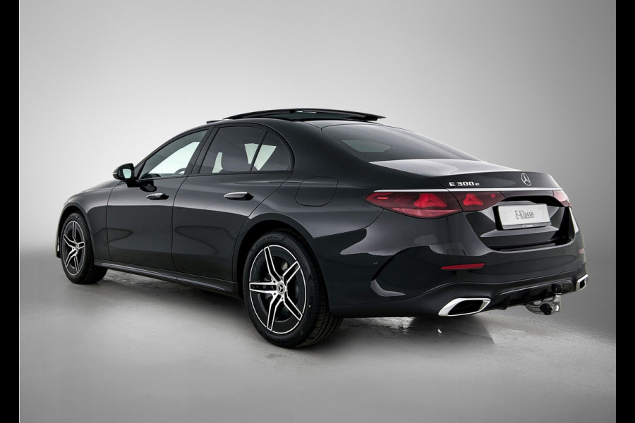 Mercedes-Benz E-Klasse 300 e Business Solution AMG | Comfortpakket Plus | Winterpakket | Nightpakket | Parkeerpakket | Trekhaak | Panoramaschuifdak | 360° camera | Warmtewerend, donkergetint glas | 19-inch vijfspaak AMG velgen |