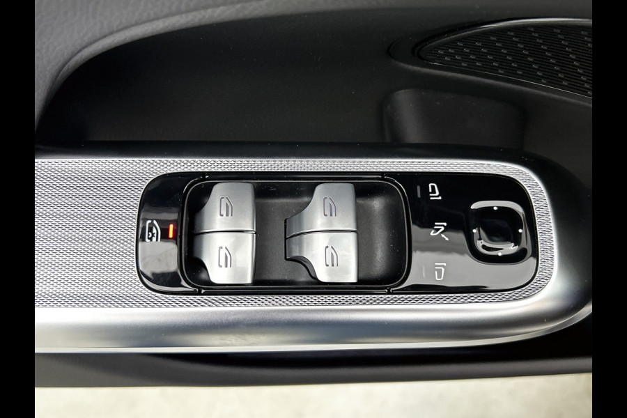 Mercedes-Benz E-Klasse 300 e Business Solution AMG | Comfortpakket Plus | Winterpakket | Nightpakket | Parkeerpakket | Trekhaak | Panoramaschuifdak | 360° camera | Warmtewerend, donkergetint glas | 19-inch vijfspaak AMG velgen |