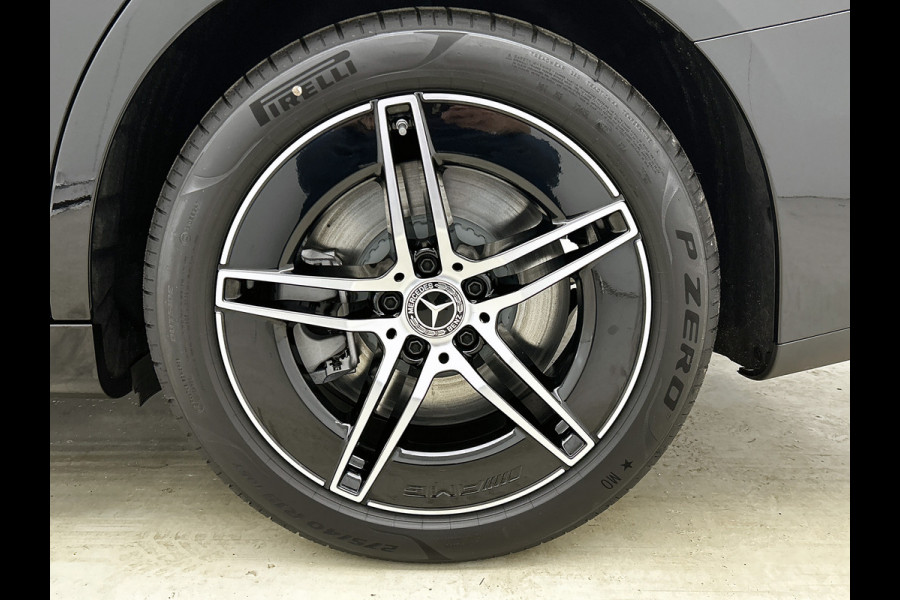Mercedes-Benz E-Klasse 300 e Business Solution AMG | Comfortpakket Plus | Winterpakket | Nightpakket | Parkeerpakket | Trekhaak | Panoramaschuifdak | 360° camera | Warmtewerend, donkergetint glas | 19-inch vijfspaak AMG velgen |