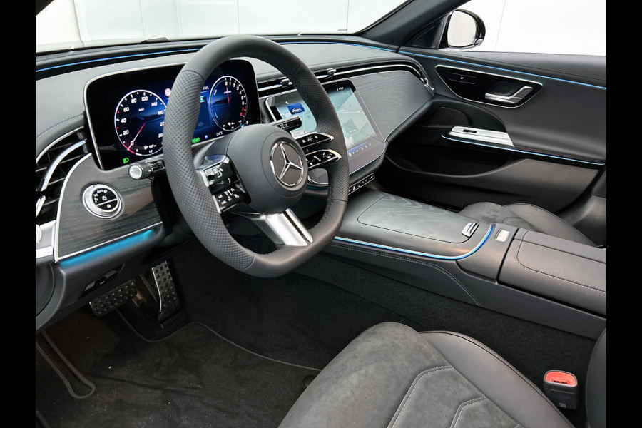 Mercedes-Benz E-Klasse 300 e Business Solution AMG | Comfortpakket Plus | Winterpakket | Nightpakket | Parkeerpakket | Trekhaak | Panoramaschuifdak | 360° camera | Warmtewerend, donkergetint glas | 19-inch vijfspaak AMG velgen |