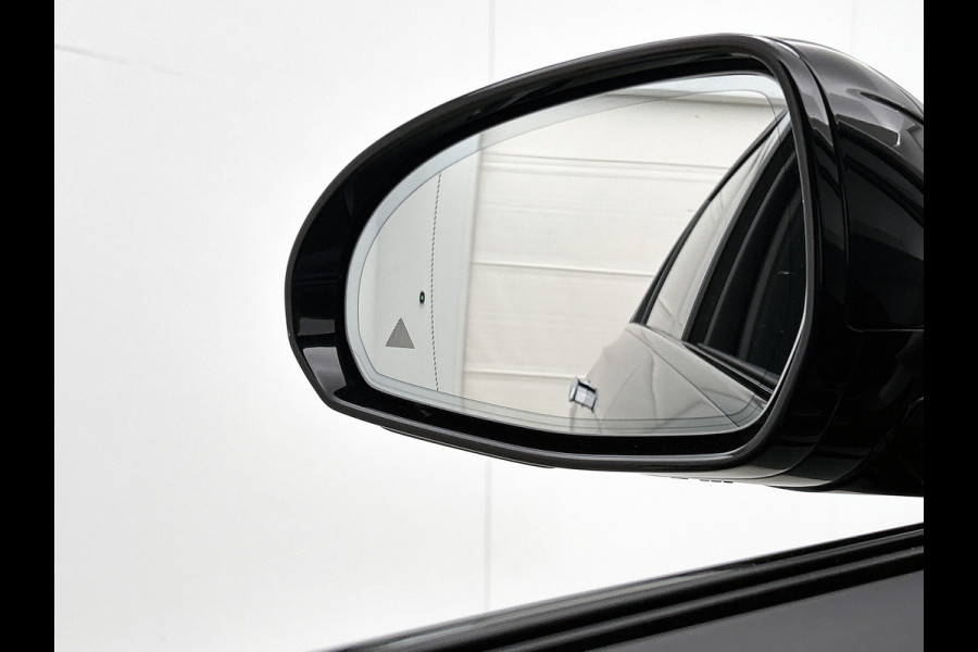 Mercedes-Benz E-Klasse 300 e Business Solution AMG | Comfortpakket Plus | Winterpakket | Nightpakket | Parkeerpakket | Trekhaak | Panoramaschuifdak | 360° camera | Warmtewerend, donkergetint glas | 19-inch vijfspaak AMG velgen |