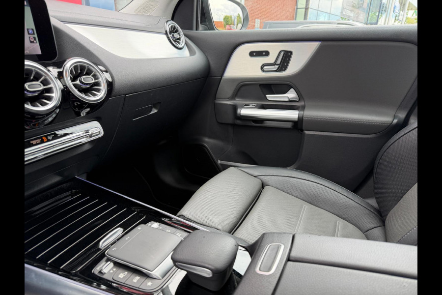 Mercedes-Benz GLA 250 e Business Line AMG/Panorama/Memory Full spec