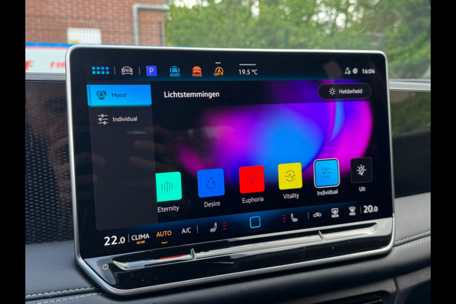Volkswagen Tiguan 1.5 eTSI DSG LIFE GOAL IQ.LIGHT/360°CAMERA/TREKHAAK/FABRIEKS GARANTIE