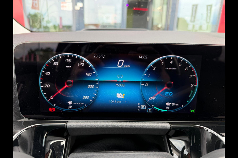 Mercedes-Benz GLA 250 e Business Line AMG/Panorama/Memory Full spec
