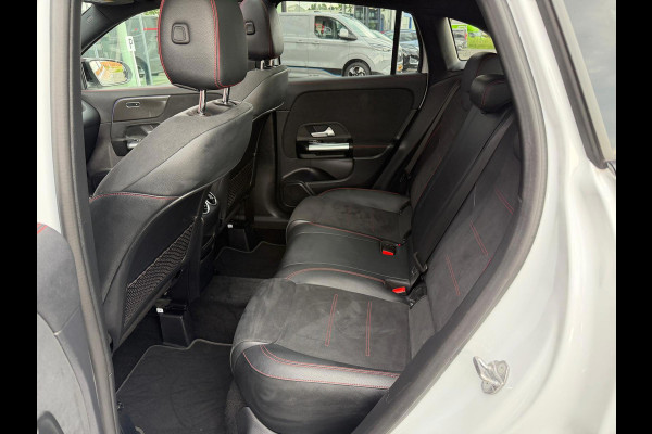 Mercedes-Benz GLA 250 e Hybride AMG Night Pakket Panorama Ambient Light