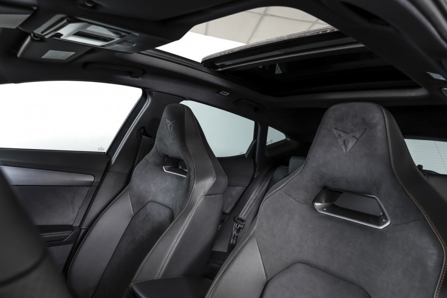 CUPRA Formentor 1.5 TSI e-Hybrid 272 PK VZ Performance | S/k-panodak | Adapt. Cruise | Memory | Stoel-+Stuurverw. | 360 Camera | Dig. Cockpit | NAV + App. Connect | ECC | Elek. Klep | LM 19" | 8166