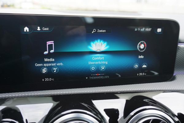 Mercedes-Benz A-Klasse 180 Luxury/Sportstoelen/leer/Sfeerverlichting/ Widescreen/Carplay.